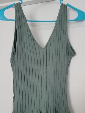 SHEIN Ribbed V-Neck Crop Tank Top - Sage